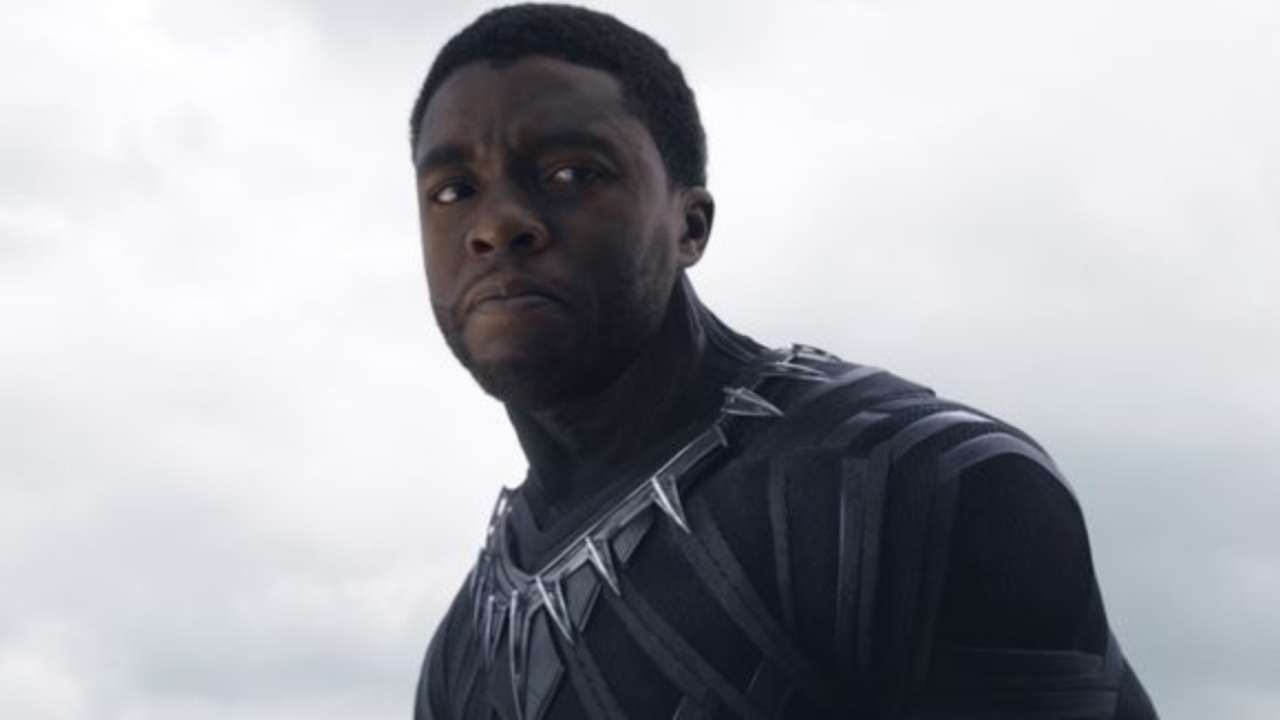 Black Panther – Chadwick Boseman protagonista di un video dal set mentre si allena