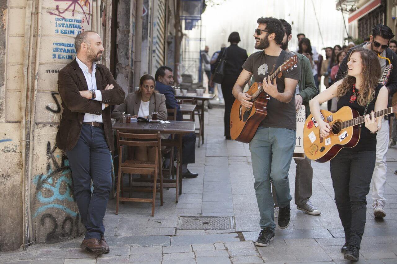 Rosso Istanbul: recensione del film di Ferzan Ozpetek