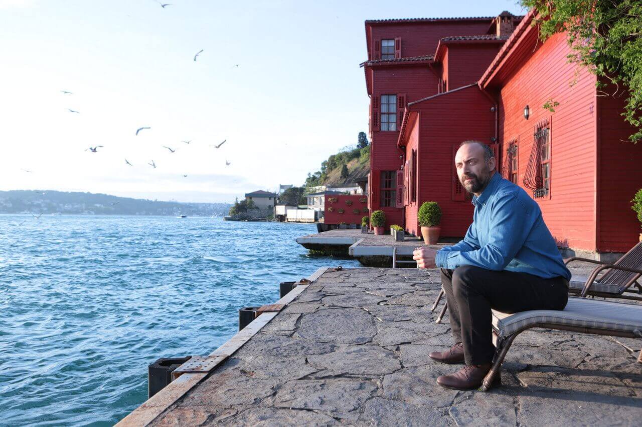 Ferzan Ozpetek spiega la scena finale di Rosso Istanbul e che fine ha fatto Deniz [Intervista esclusiva]
