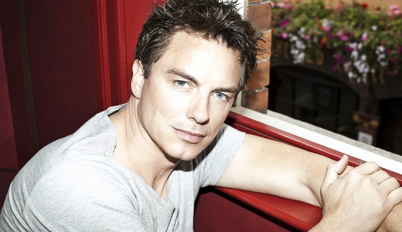 John Barrowman vorrebbe far parte di un live-action remake di un classico Disney