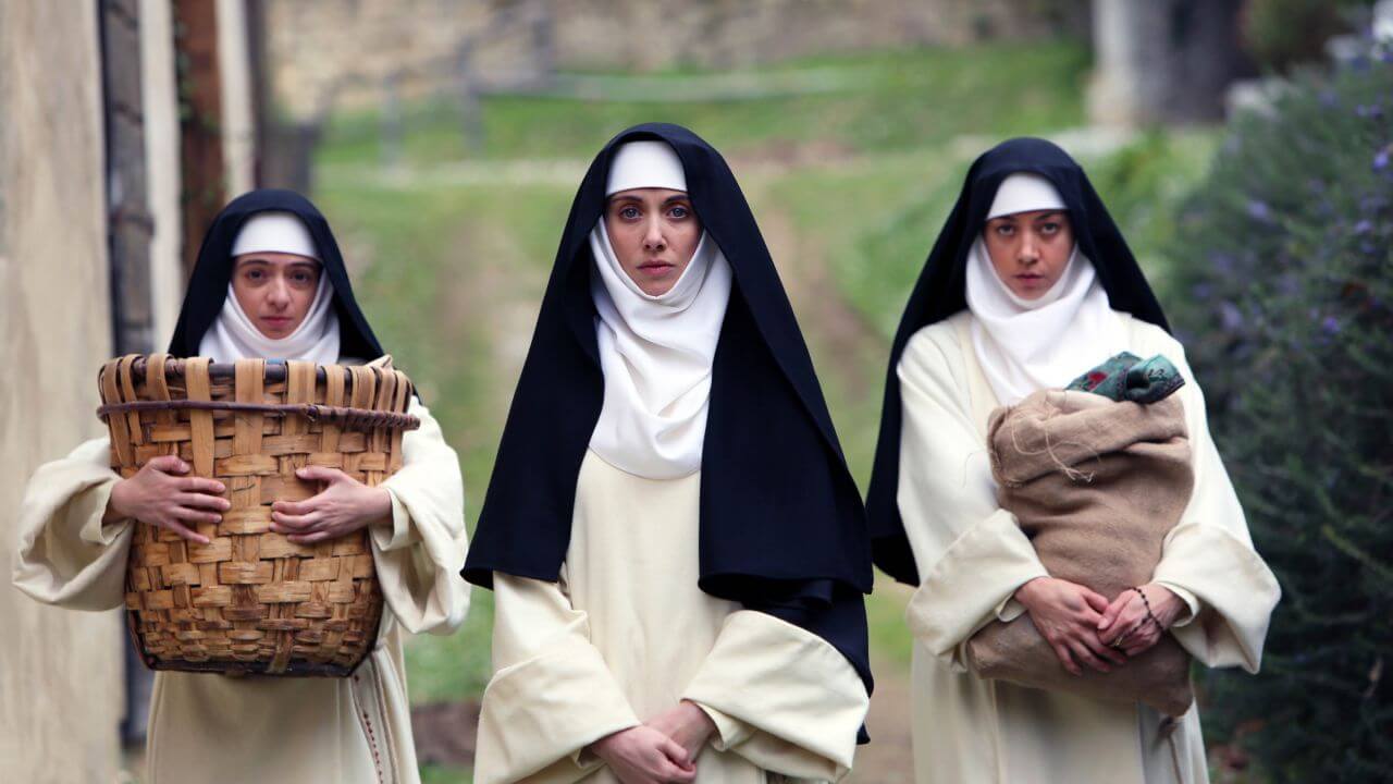 The Little Hours: recensione del film con Aubrey Plaza e Alison Brie