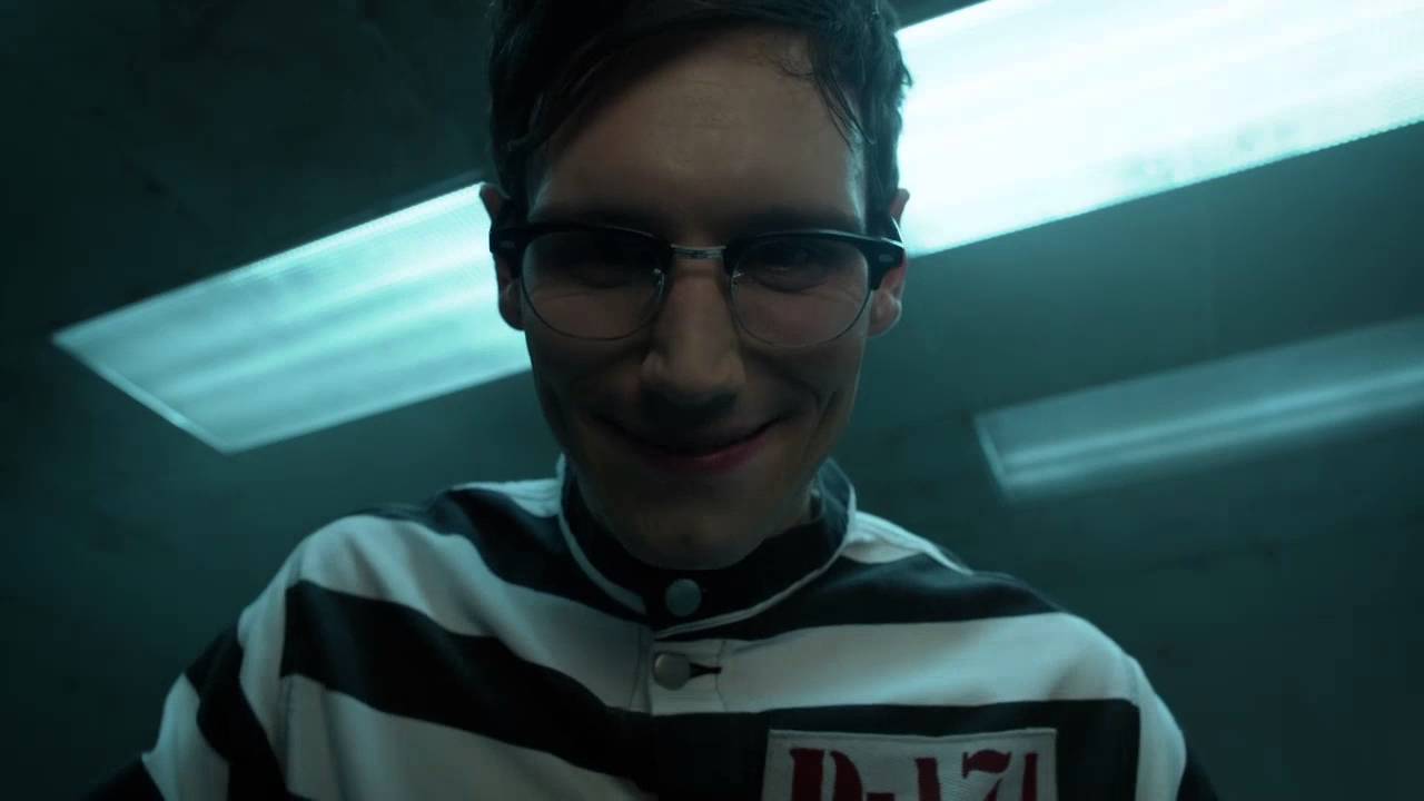 Gotham 3×17: è una battaglia tra villain quella del promo di “The Primal Riddle”