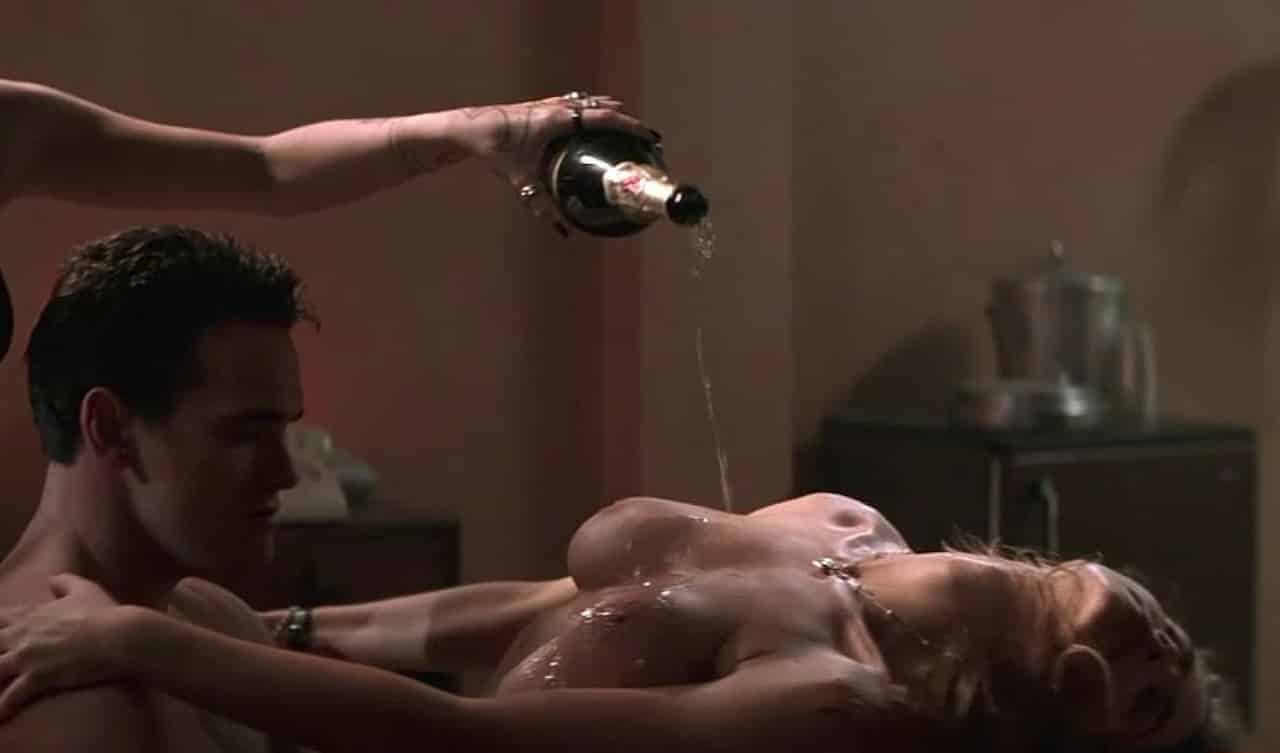Denise Richards in Sex Crimes - Giochi pericolosi (John McNaughton, 1998) .