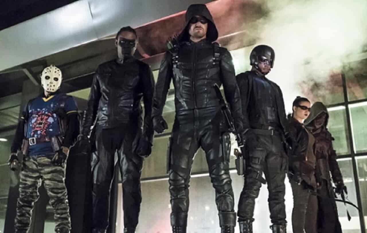 Arrow 5×22: il team inizia a crollare nel trailer di ‘Missing’
