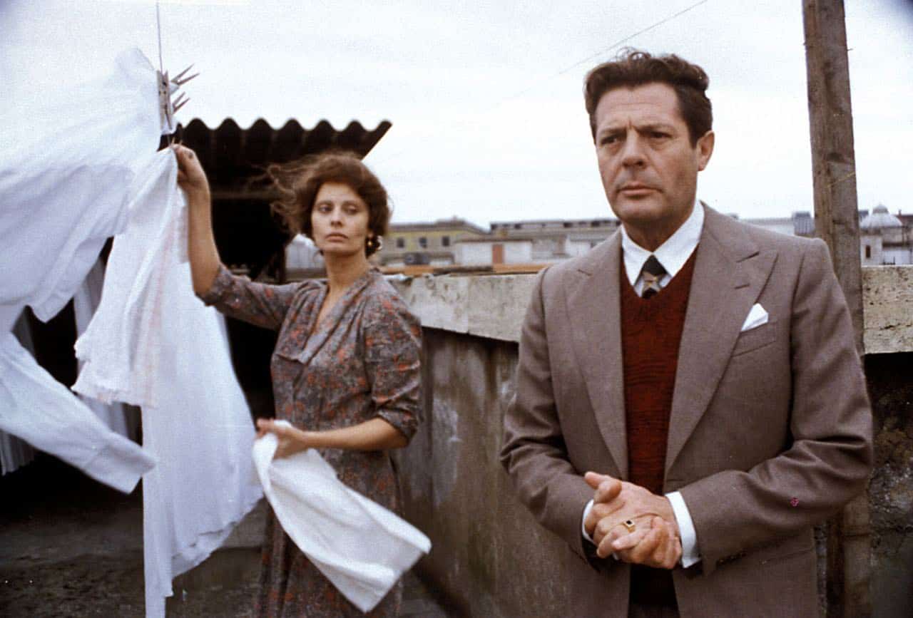 Una giornata particolare Marcello Mastroianni e Sophia Loren cinematographe.it