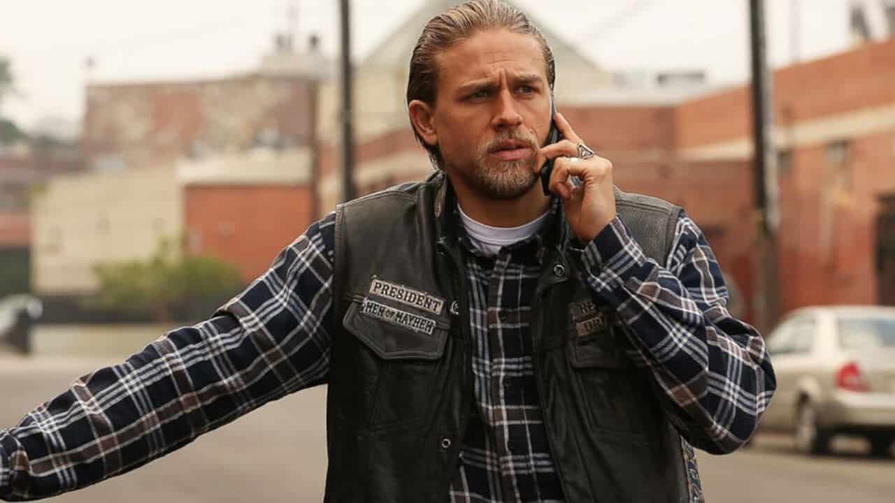 Shantaram: la produzione della serie con Charlie Hunnam è stata interrotta