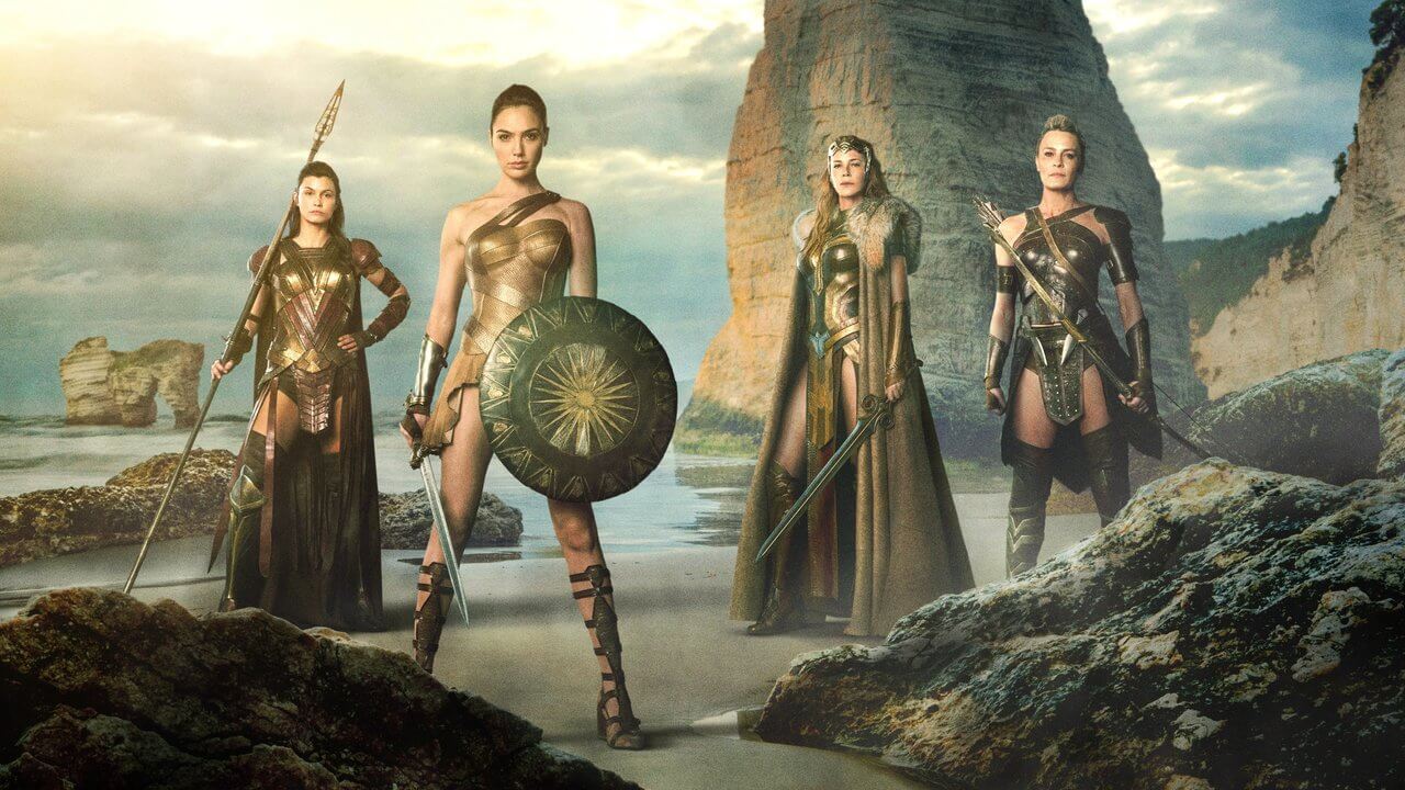 Chris Pine e Robin Wright nel poster internazionale di Wonder Woman