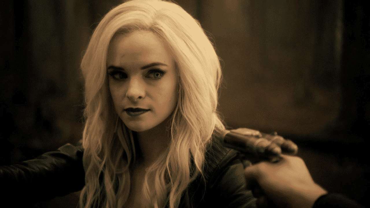 The Flash 3×21: Killer Frost irrompe nei Laboratori STAR nelle prime foto