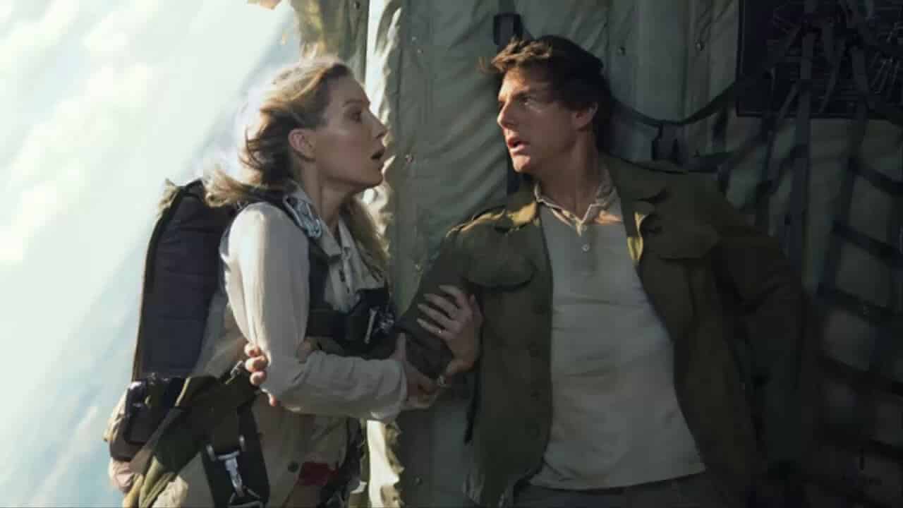 La Mummia: gli stunt di Tom Cruise in un video dietro le quinte