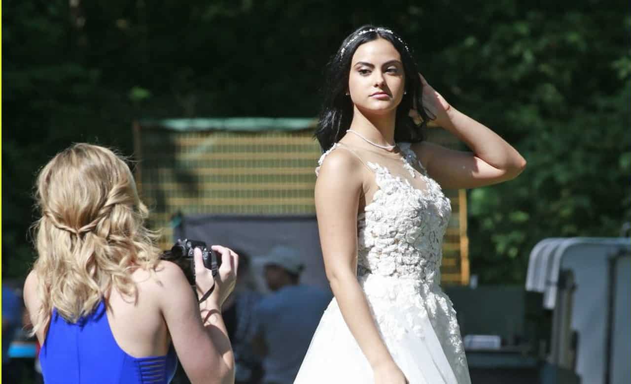 Riverdale 2 – nelle nuove foto dal set c’è aria di matrimonio