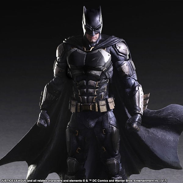 Justice League: l'action figure Square Enix di Batman con il nuovo costume