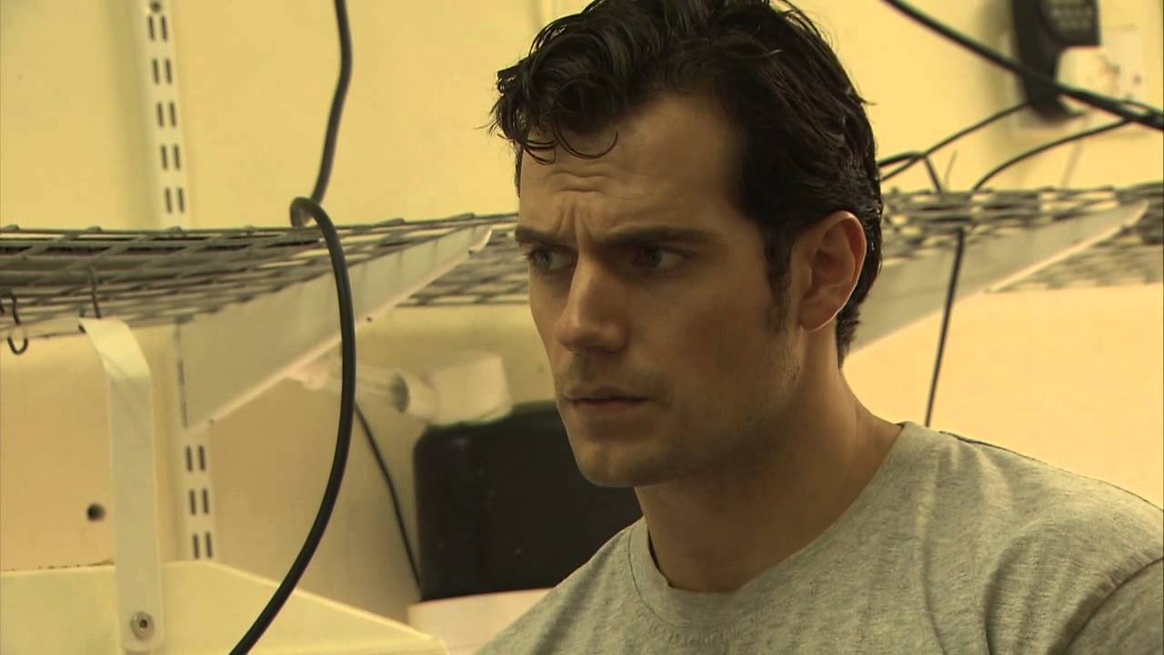 Henry Cavill nelle foto dal set parigino di Mission: Impossible 6