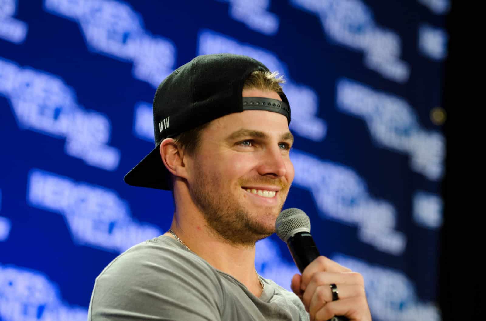 Stephen Amell vorrebbe vedere in Arrow 6 due villain di The Flash