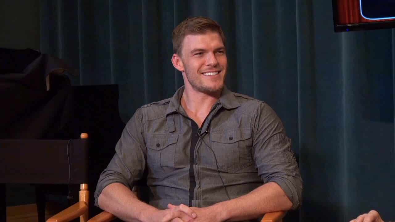 Alan Ritchson, star di Smallville, scherza sul ruolo di Shazam nel film DC