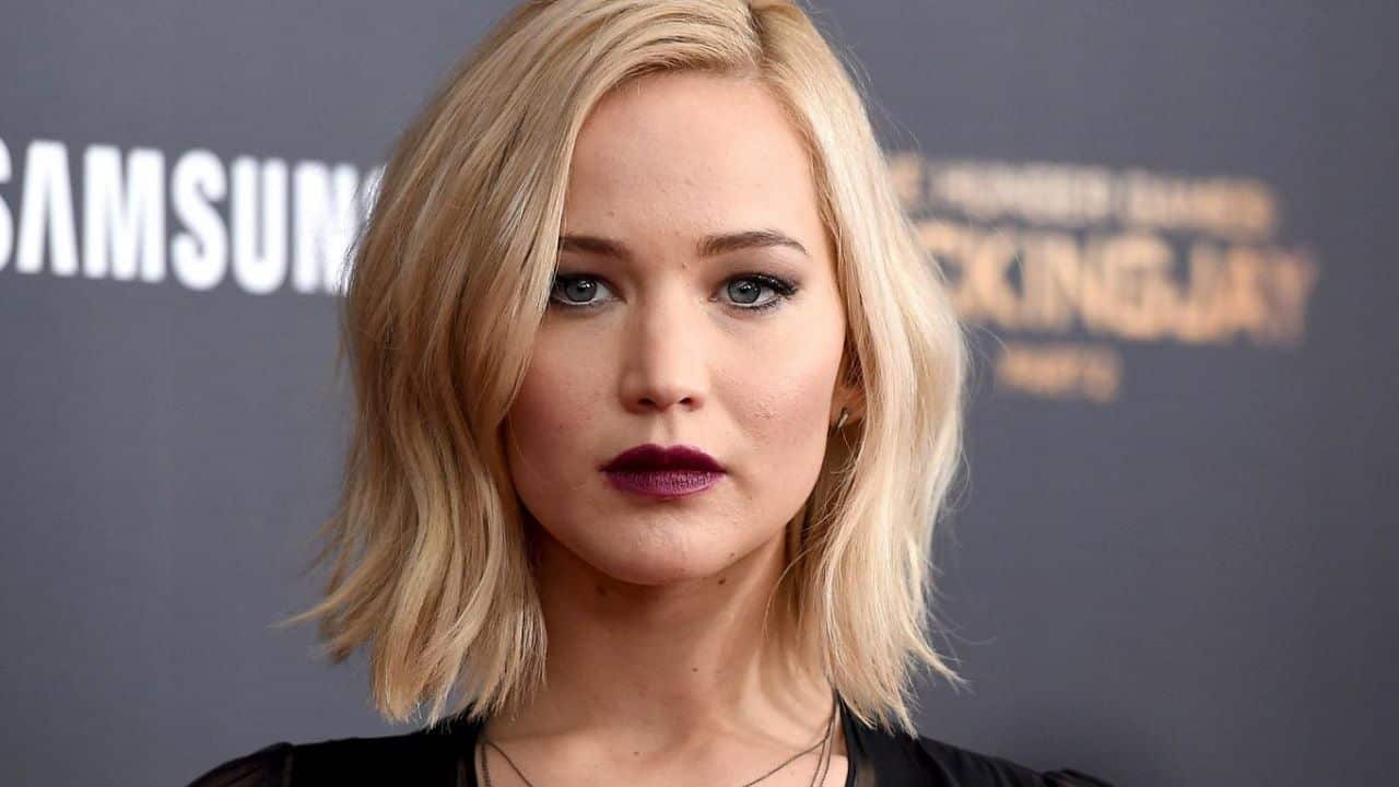 Jennifer Lawrence nelle nuove angoscianti foto di Madre!