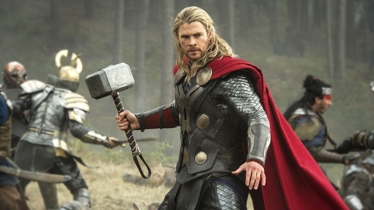 Thor: Ragnarok – il tributo commovente di Chris Hemsworth a Mjolnir