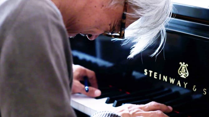 Ryuichi Sakamoto: Coda – Il documentario sul noto compositore in concorso a Venezia 74