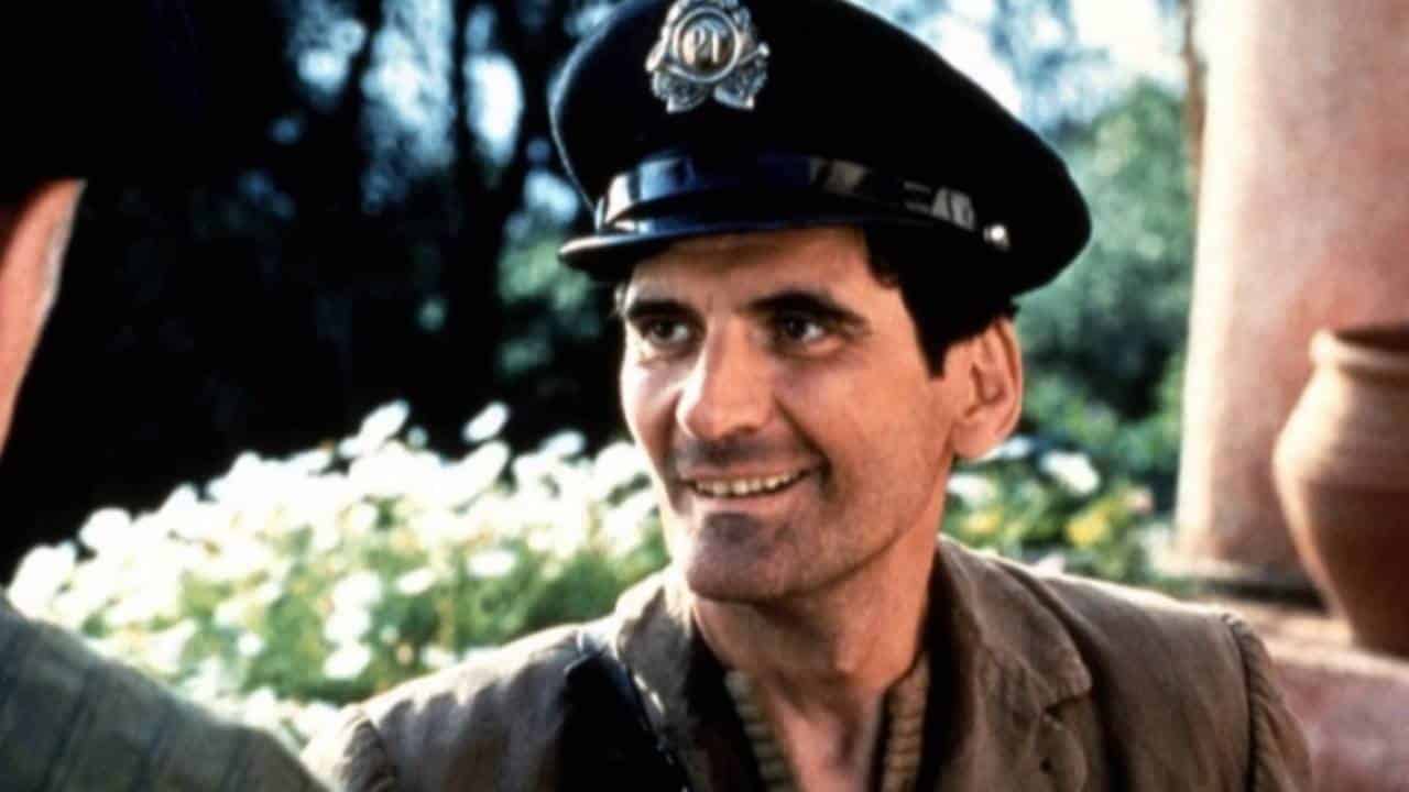 Il Postino: la delicata colonna sonora del film di Massimo Troisi