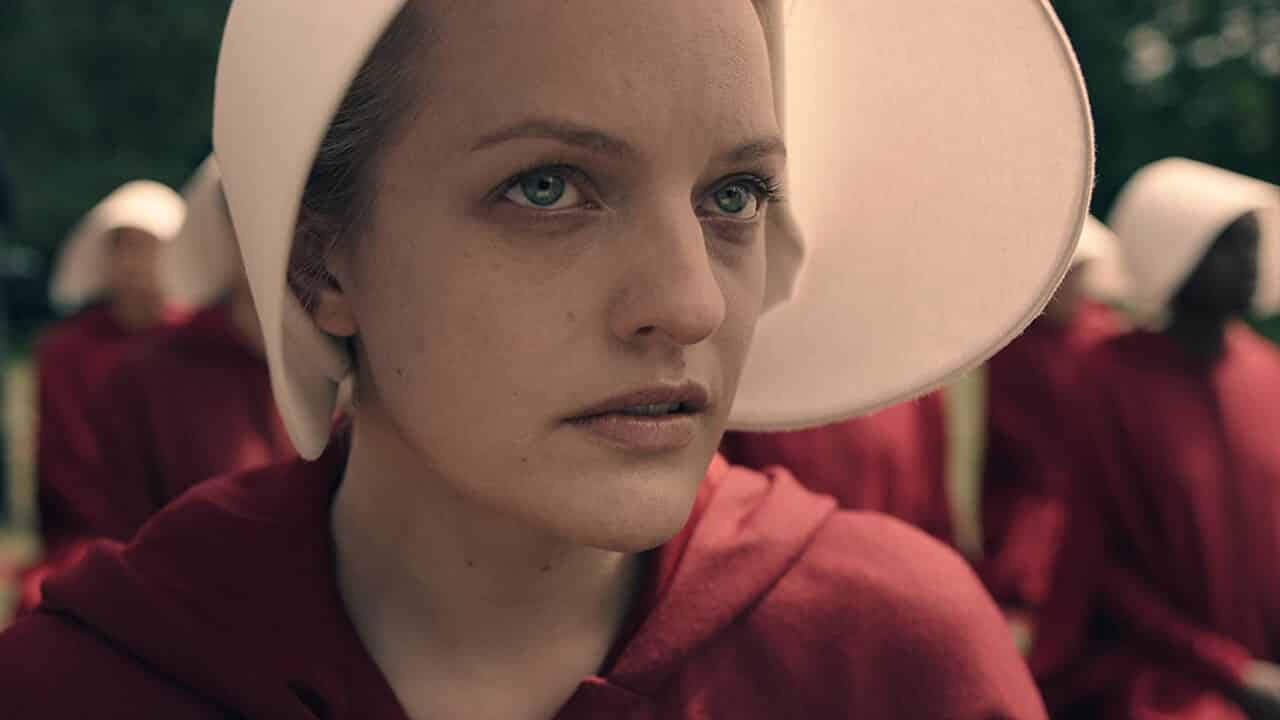 The Handmaid’s Tale – la serie con Elisabeth Moss rinnovata per la sesta (ed ultima) stagione