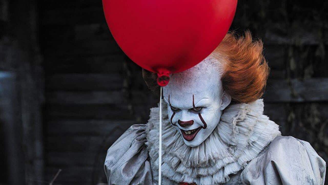 Bill Skarsgard: il sorriso di Pennywise in IT senza trucco [VIDEO]
