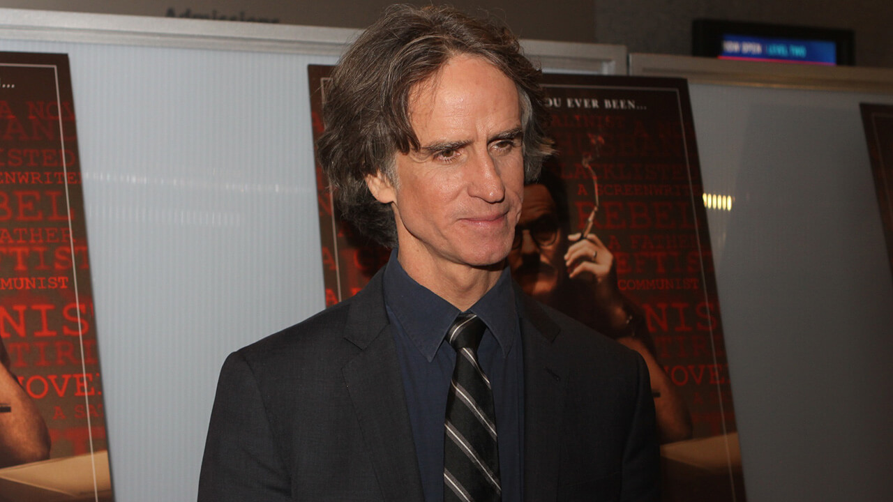 67 Shots: Jay Roach dirige il film sulla sparatoria della Kent State