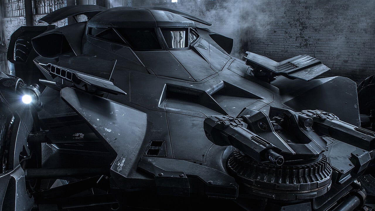 Justice League: le Amazzoni a bordo della Batmobile nella nuova foto