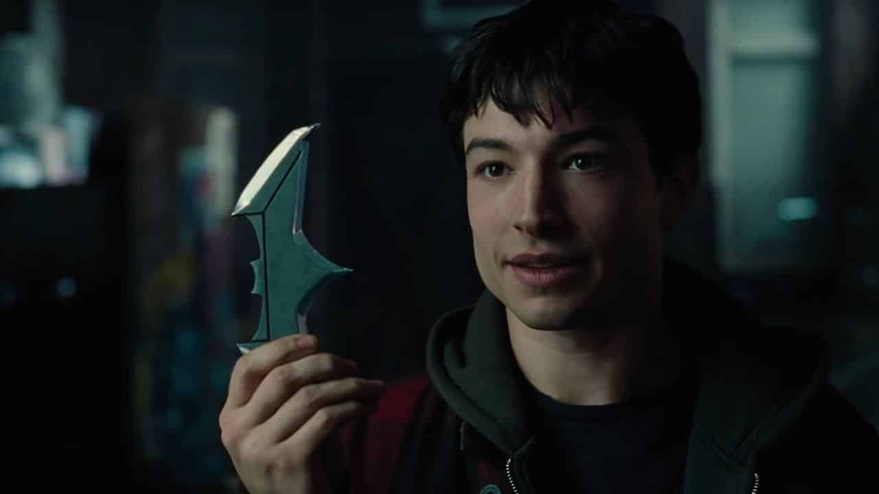 The Flash di Ezra Miller nel motion poster di Justice League