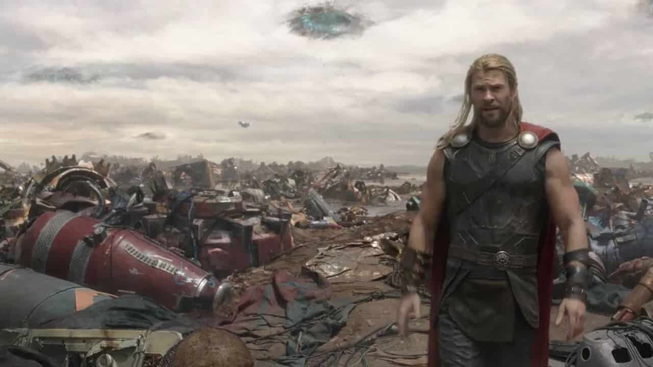 Thor: Ragnarok ha la prima scena di nudo in un film Marvel Studios