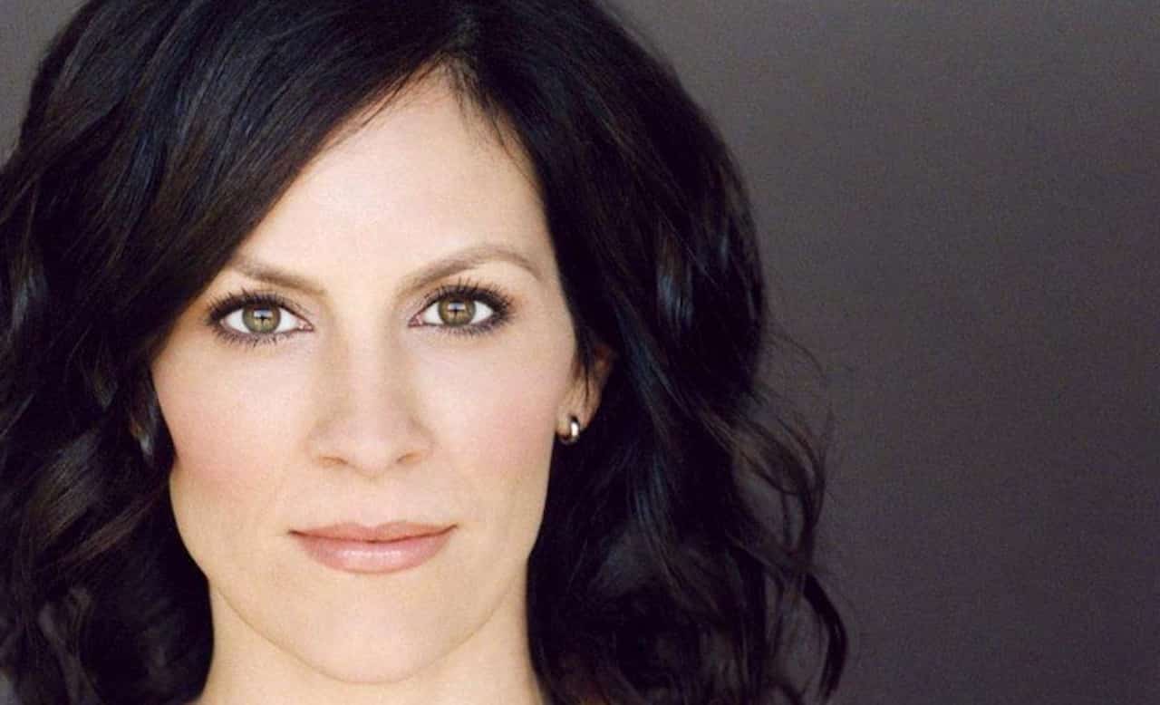 L’incubo di Hill House: Annabeth Gish nel cast della serie Netflix