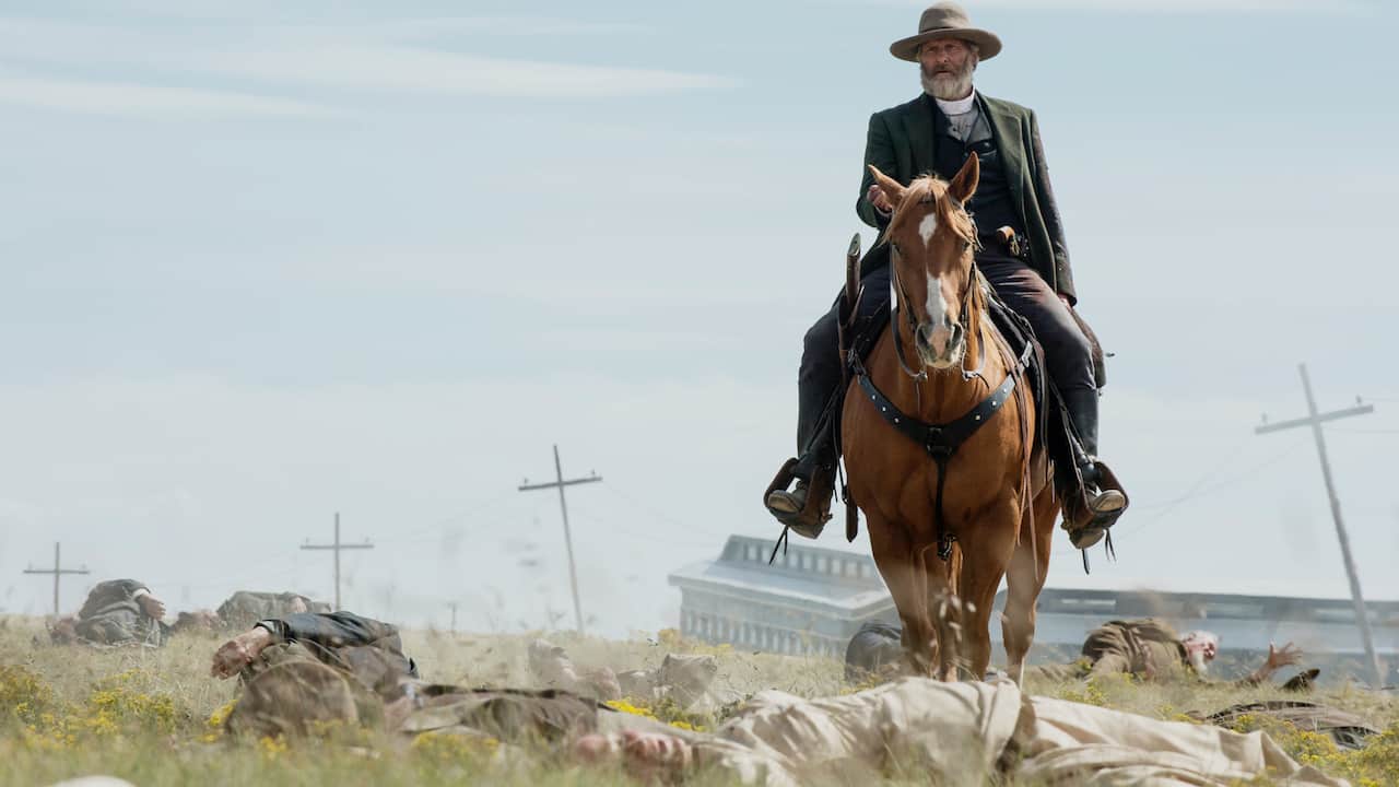 Godless: recensione della miniserie western Netflix con Jeff Daniels