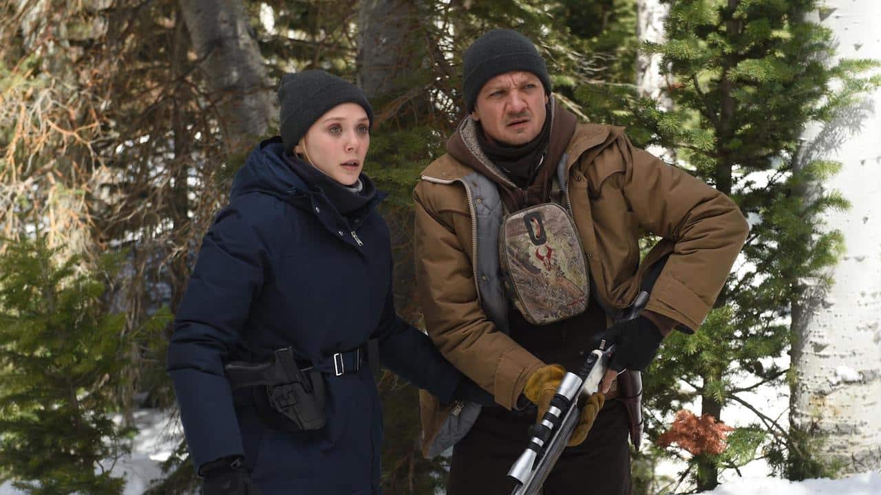 I segreti di Wind River: Jeremy Renner ed Elizabeth Olsen nel poster