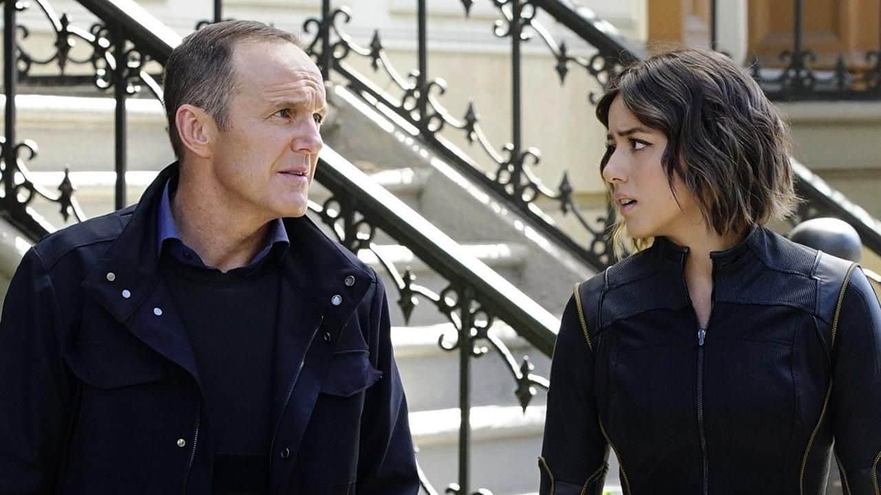 Agents of S.H.I.E.L.D. 5: Coulson venerato da un culto nel trailer esteso