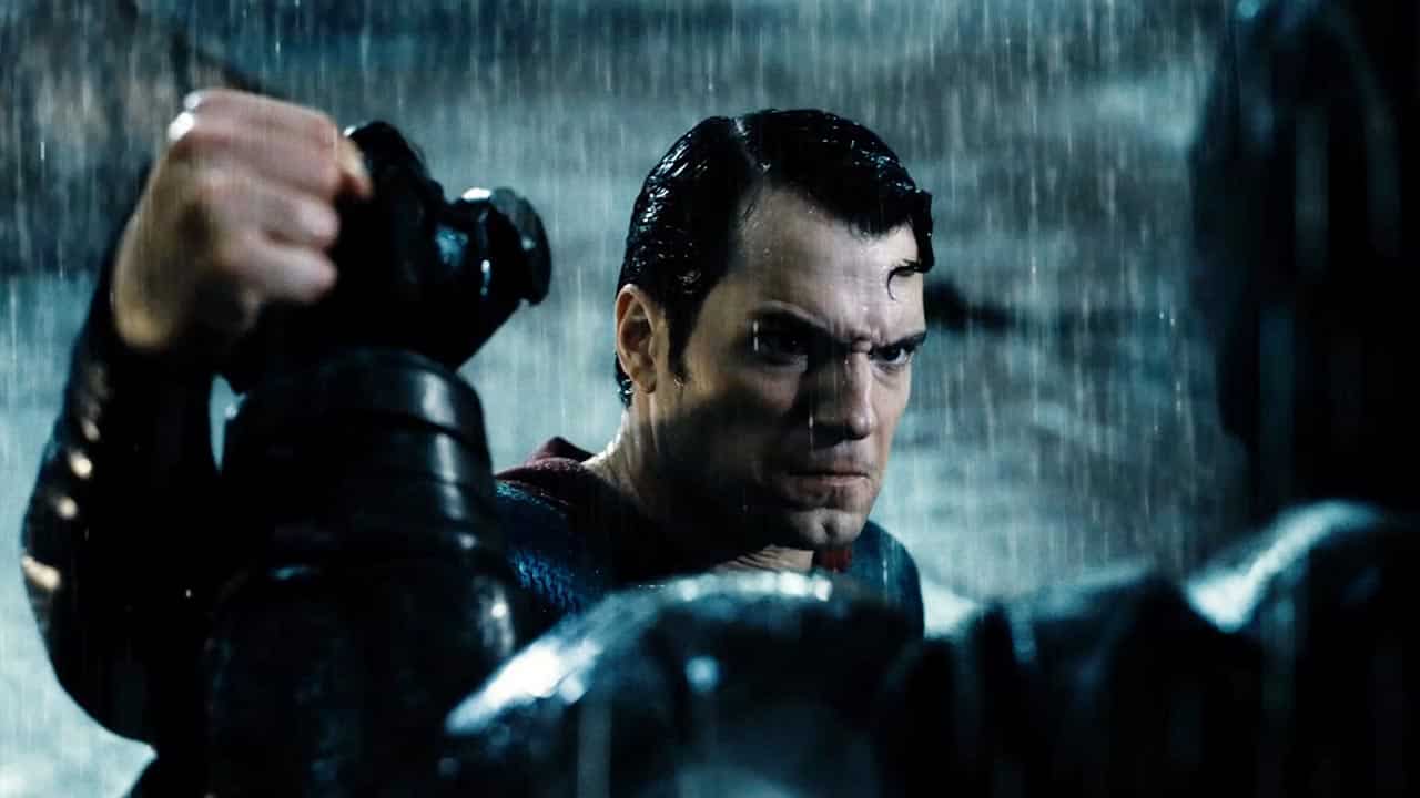 Batman v Superman: Ezra Miller scherza sul “momento Martha”