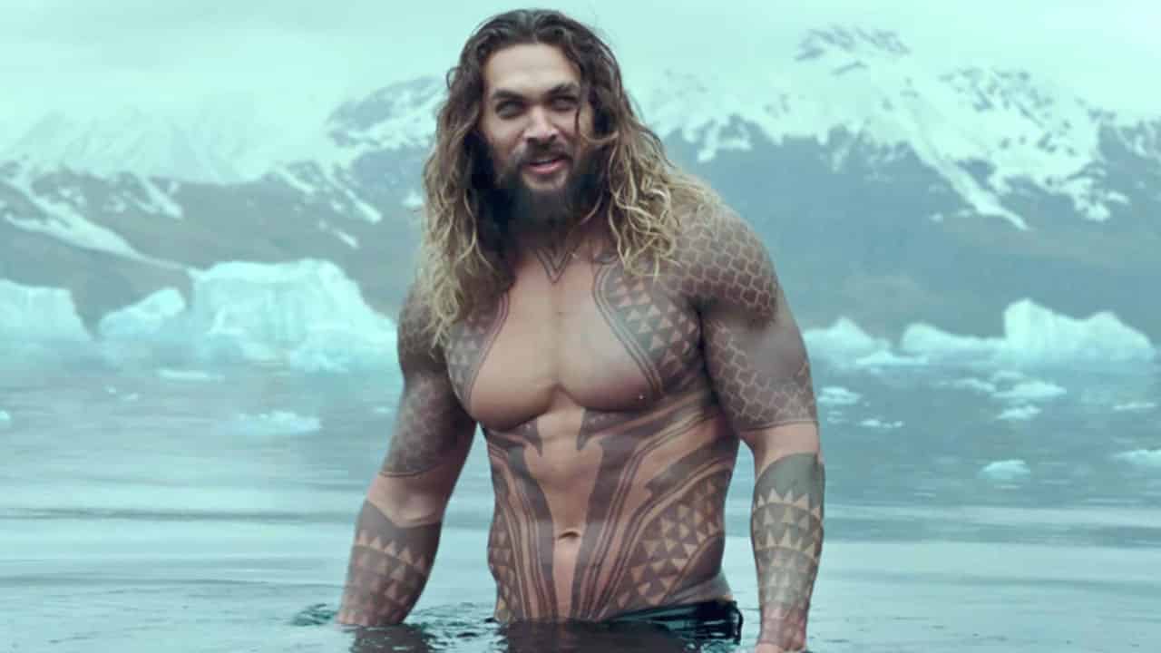 Aquaman 2: Jason Momoa mostra il fisico in un nuovo video workout