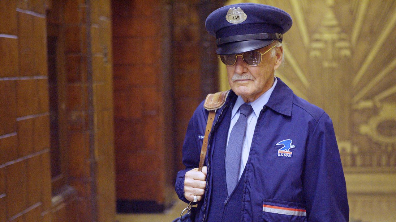 Stan Lee: tutti (quasi) i cameo del fumettista in un’unica foto