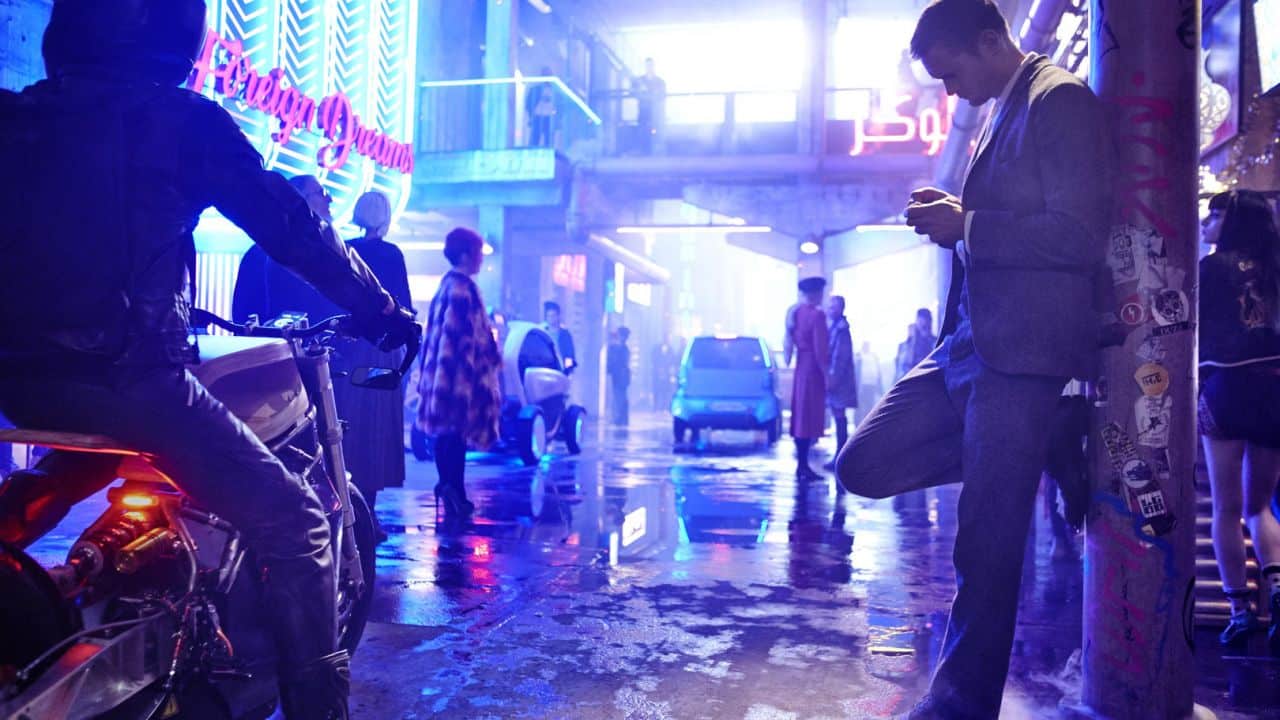 Mute: teaser del film Netflix di Duncan Jones con Alexander Skarsgård