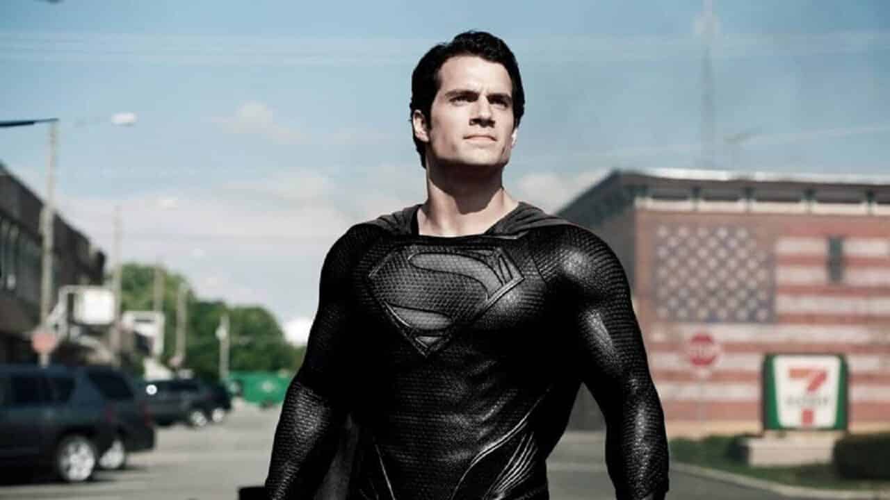 Justice League: una scena tagliata mostra il costume nero di Superman