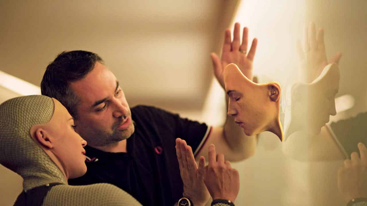 Alex Garland, regista di Ex Machina, lavora a una serie TV per FX