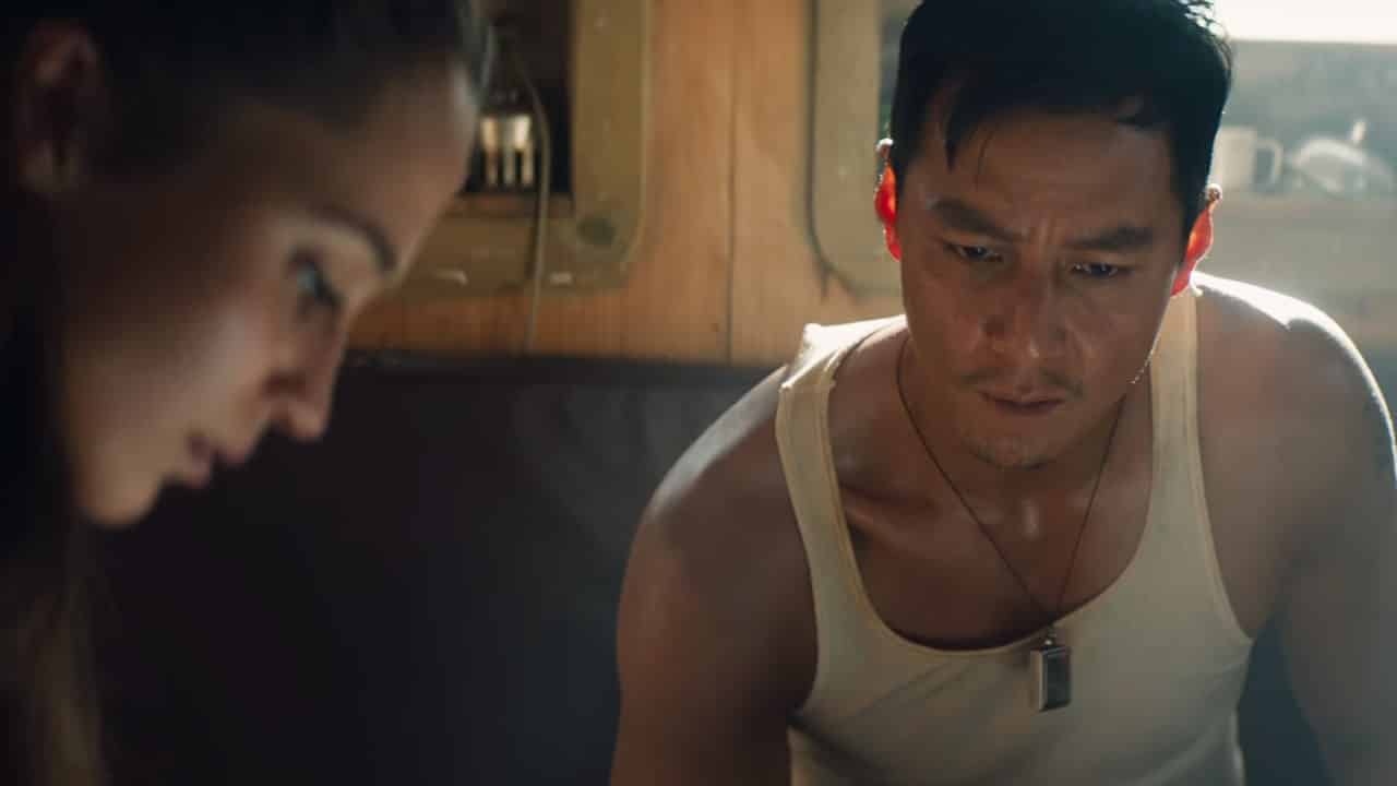 Daniel Wu armato nel poster internazionale di Tomb Raider