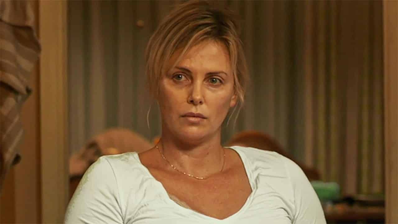 Charlize Theron caduta in depressione dopo essere ingrassata per Tully