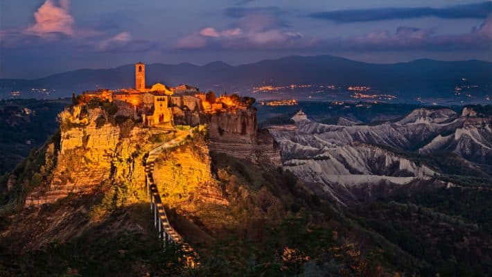 Civita di Bagnoregio, notte, Puoi baciare lo sposo, Cinematographe