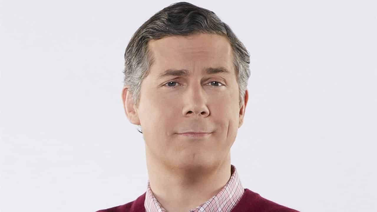 Chris Parnell nel pilot di una sit-com CBS con Phill Lewis regista