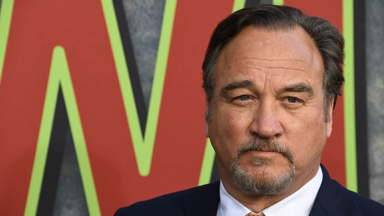 Salvage: Jim Belushi sale a bordo del pilot del dramma ABC