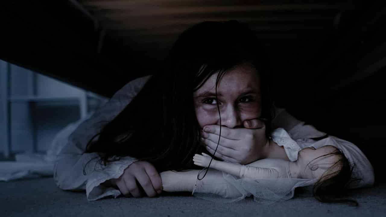 House on Elm Lake: trailer del film horror di James Klass