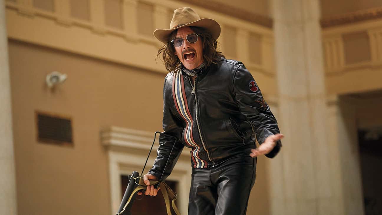 Stockholm: Ethan Hawke rapinatore di banche nella clip del film