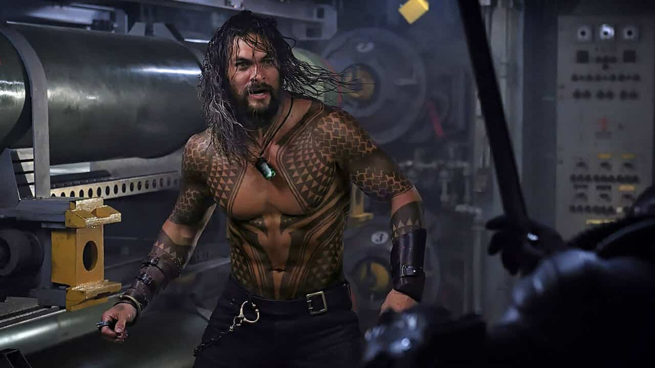 Jason Momoa e la nuova armatura di Aquaman nelle foto dal set