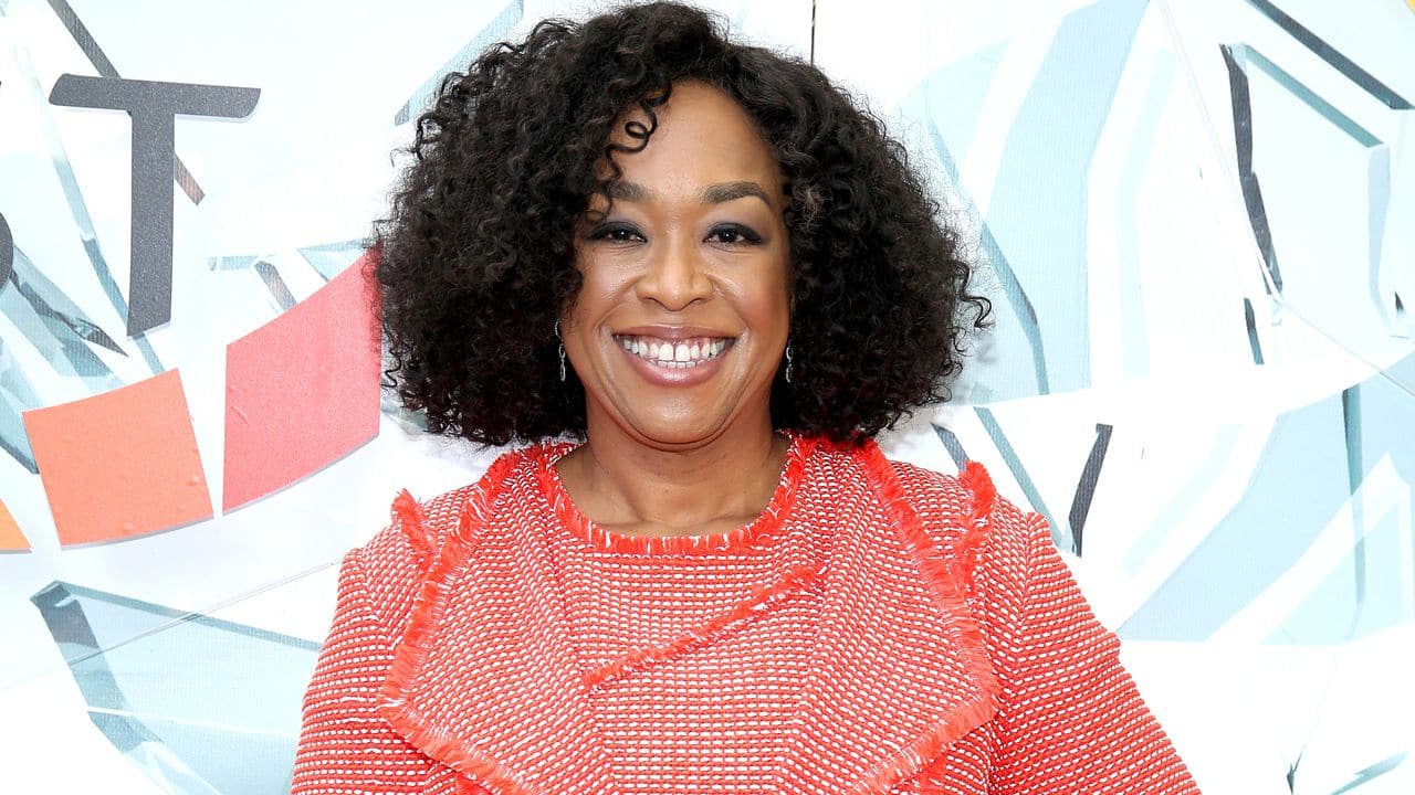 Shonda Rhimes: la sua prima serie Netflix sarà su Anna Delvey