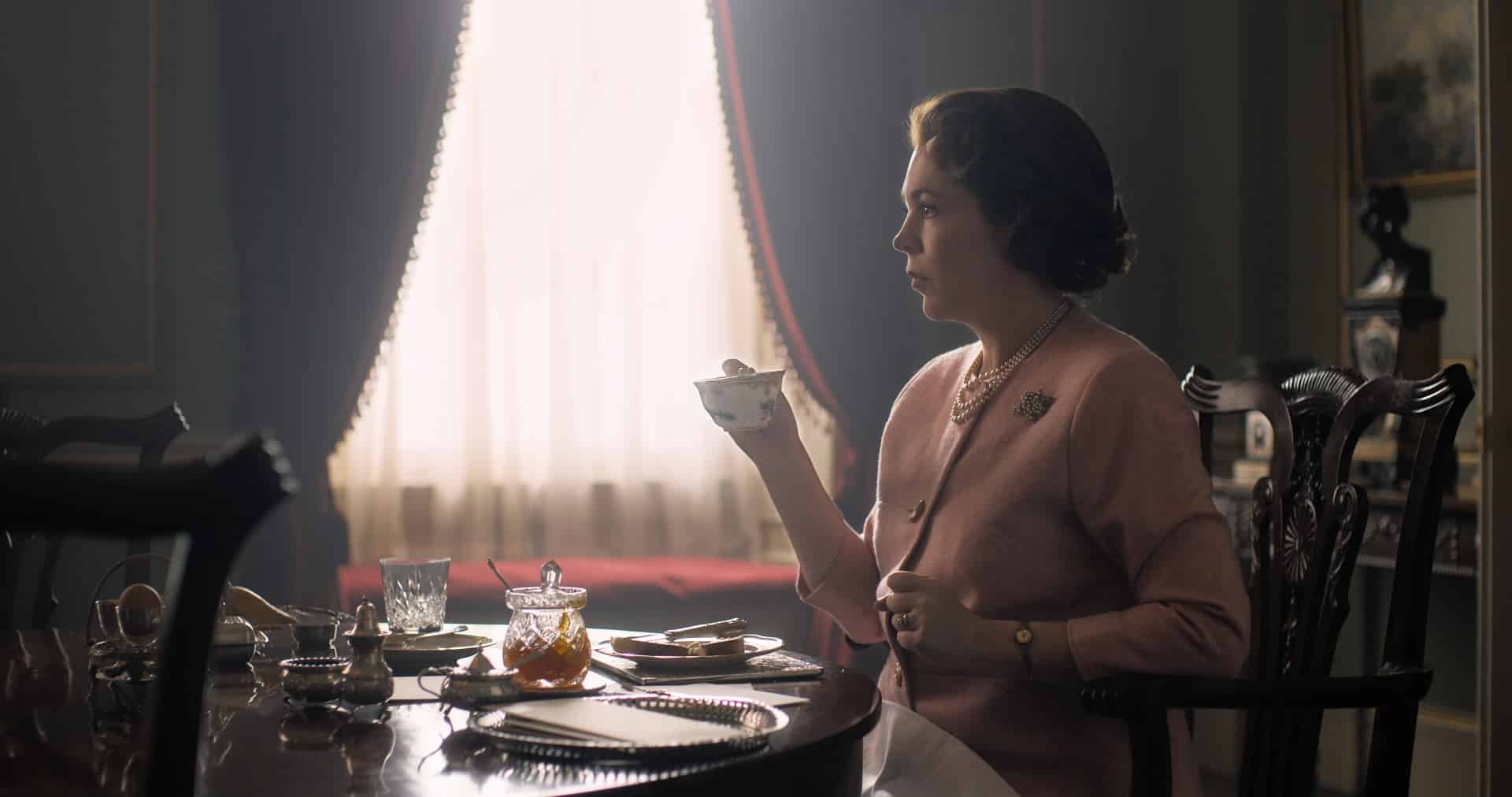 Olivia Colman The Crown Cinematographe