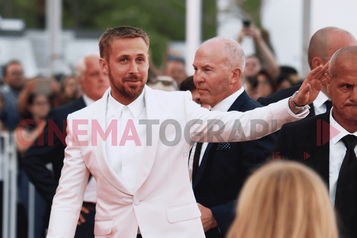 Ryan Gosling e il cast de Il Primo Uomo infiammano il red carpet di Venezia 75