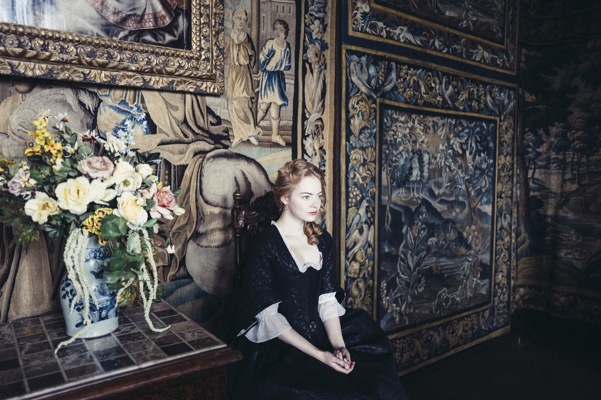 The Favourite: Emma Stone non sa cosa fare nella prima clip del film